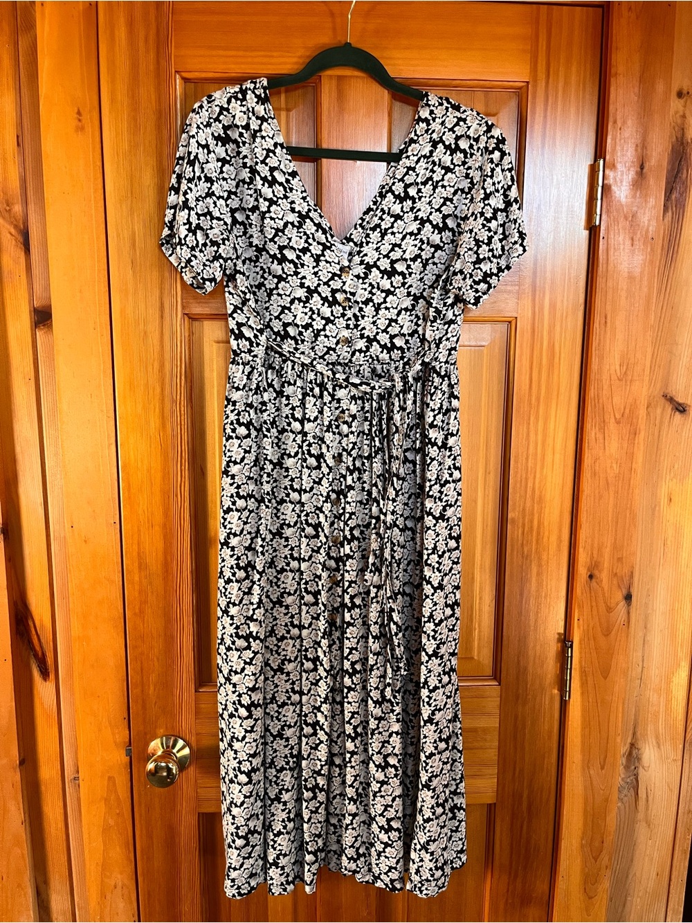 Daisy Black and White Floral Midi Dress